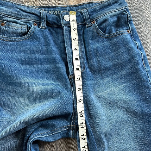 Vanilla Star Real Cheeky Distressed High Rise Medium Wash Jeans Juniors Size 9 - Picture 6 of 11